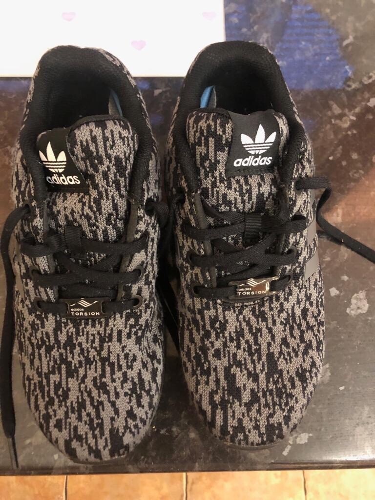 childrens adidas torsion trainers